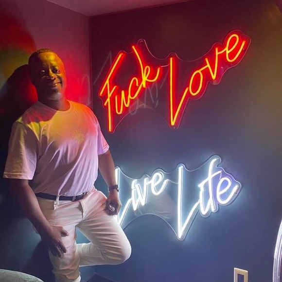 Meet your Posher, Paul - Picture 1 of 1